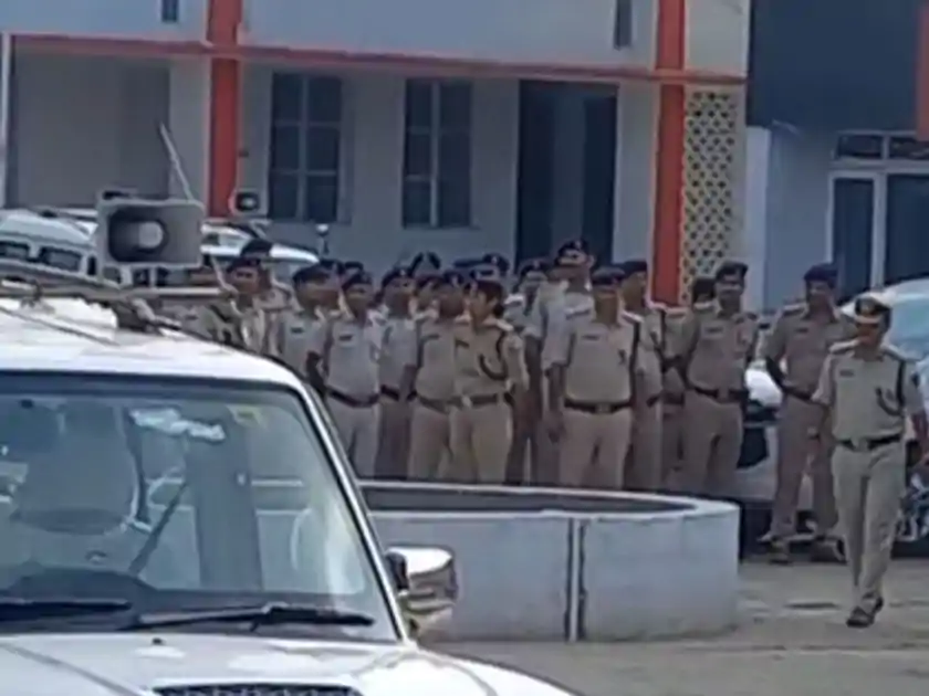 पटना के बेऊर जेल में तड़के सुबह छापेमारी, कई वार्डों में चलाई सर्च ऑपरेशन