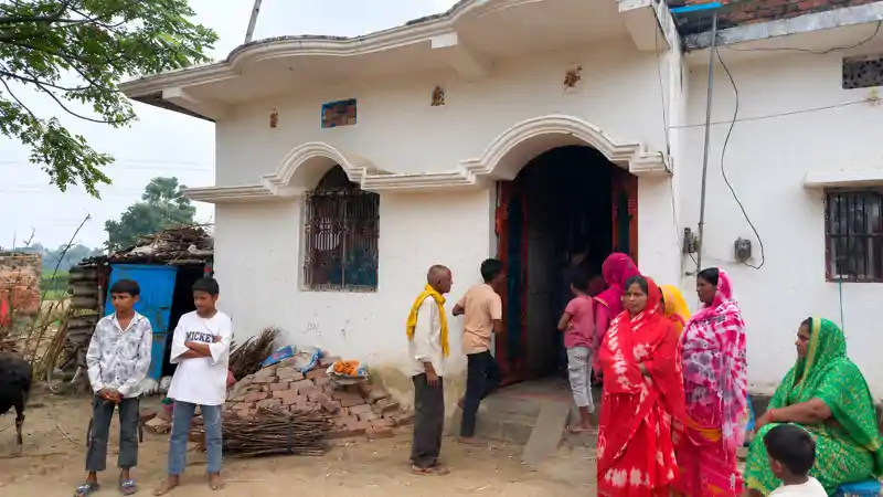 8वीं की छात्रा ने की आत्महत्या, पड़ोसी छात्र पर दबाव बनाने व अश्लील फोटो वायरल करने की धमकी का आरोप