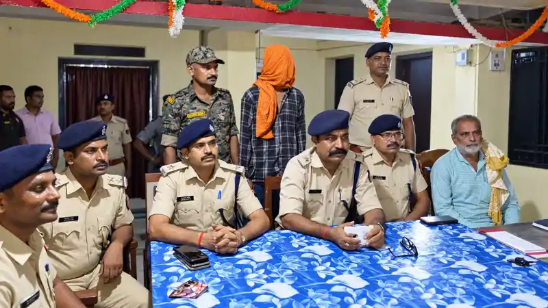 पुलिस ने 12 घंटे के अंदर अपहरण कांड का किया खुलासा, जीशान को सकुशल किया बरामद पुलिस ने 12 घंटे के अंदर अपहरण कांड का किया खुलासा, जीशान को सकुशल किया बरामद