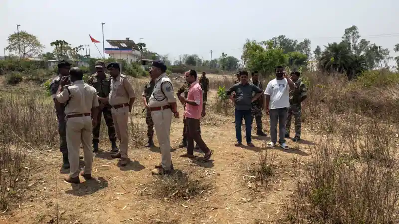 पलामू : विनीत तिवारी ह*त्याकांड की जांच के लिए SIT गठित, कई संदिग्ध हिरासत में पलामू : विनीत तिवारी ह*त्याकांड की जांच के लिए SIT गठित, कई संदिग्ध हिरासत में