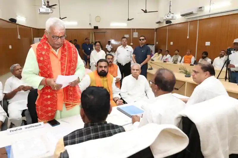 Bihar MLC By-Poll: CM सम्राट पहुंचे विधानसभा, BJP उम्मीदवार अरविंद शर्मा के नामांकन में हुए शामिल Bihar MLC By-Poll: CM सम्राट पहुंचे विधानसभा, BJP उम्मीदवार अरविंद शर्मा के नामांकन में हुए शामिल