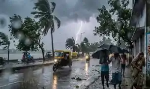 बिहार में अगले 3 घंटे भारी, पटना समेत इन जिलों में भारी बारिश, व्रजपात और तूफान का अलर्ट, घर से न निकले!  