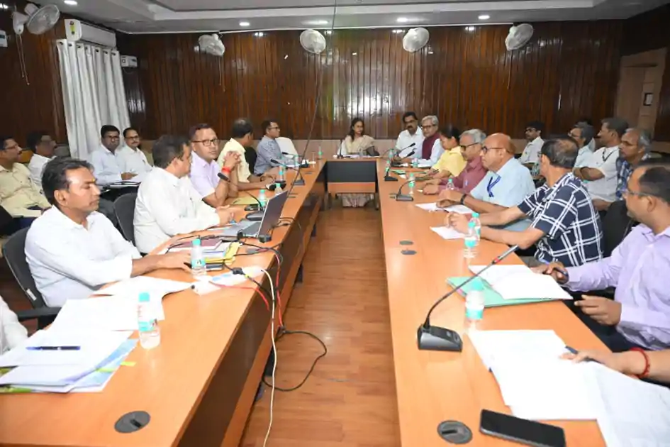 कम वर्षा की आशंका कों लेकर सरकार अलर्ट, किसानों के लिए बहुस्तरीय रणनीति तैयार