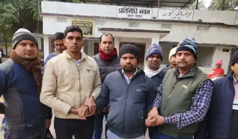 जन्म प्रमाण पत्र के बदले रिश्वत, भोजपुर में पंचायत सचिव 10 हजार लेते रंगेहाथ गिरफ्तार भोजपुर में घुस लेते गिरफ्तार