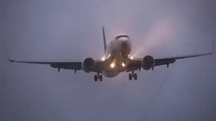 उत्तर भारत में कोहरे का कहर, 100 से ज्यादा उड़ानें रद्द