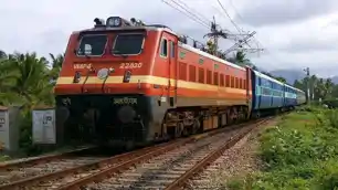 यात्रीगण कृपया ध्यान दें! चक्रधरपुर मंडल की 24 ट्रेनों की टाइमिंग में संशोधन