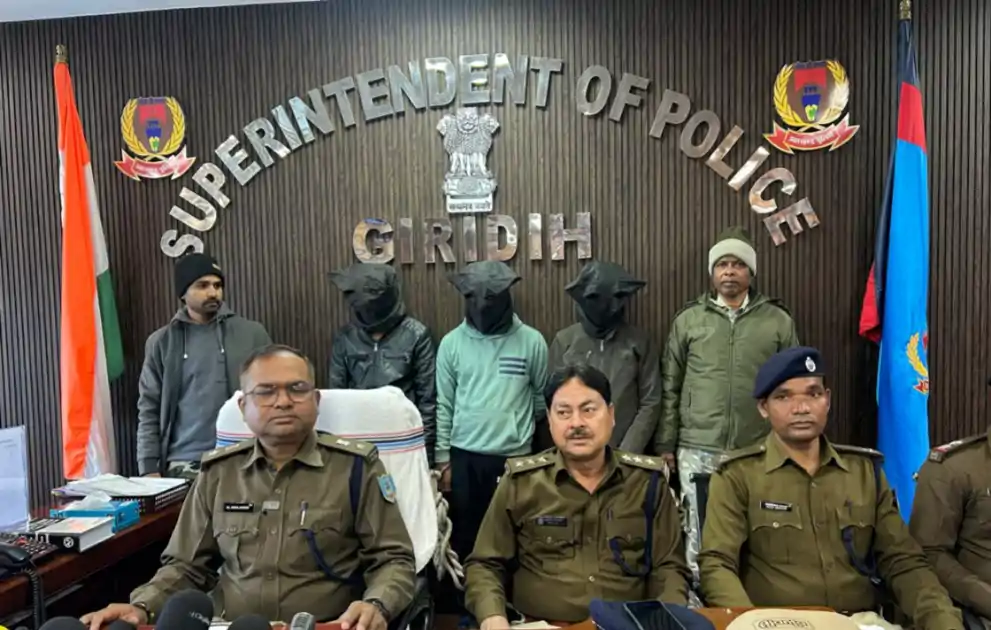 गूगल पर फर्जी नंबर डालकर करते थे ठगी, गिरिडीह पुलिस ने तीन आरपियों को किया गिरफ्तार 