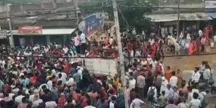 बांका में बवाल, छात्र की मौत पर फूटा गुस्सा, पुलिस वाहनों में तोड़फोड़
