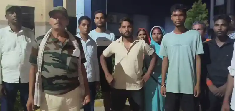 कचरे के ढेर में छुपे सांप ने महिला सफाई कर्मी को डंसा, मौत