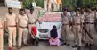 महिला कर रही थी शराब का धंधा, लग्जरी कार से भारी शराब बरामद-