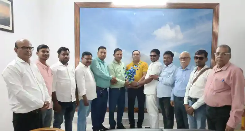 विनोद सिंह बने प्रेस क्लब के अध्यक्ष, संगठन विस्तार का लिया निर्णय विनोद सिंह बने प्रेस क्लब के अध्यक्ष, संगठन विस्तार का लिया निर्णय
