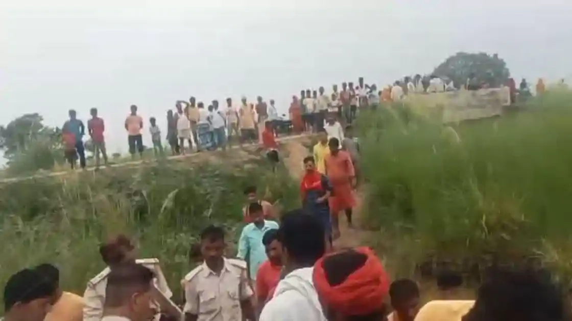 मोतिहारी: सुगौली में 17 वर्षीय किशोरी की मौत, घर नहीं लौटने पर रातभर तलाश, सुबह नाले में मिला शव