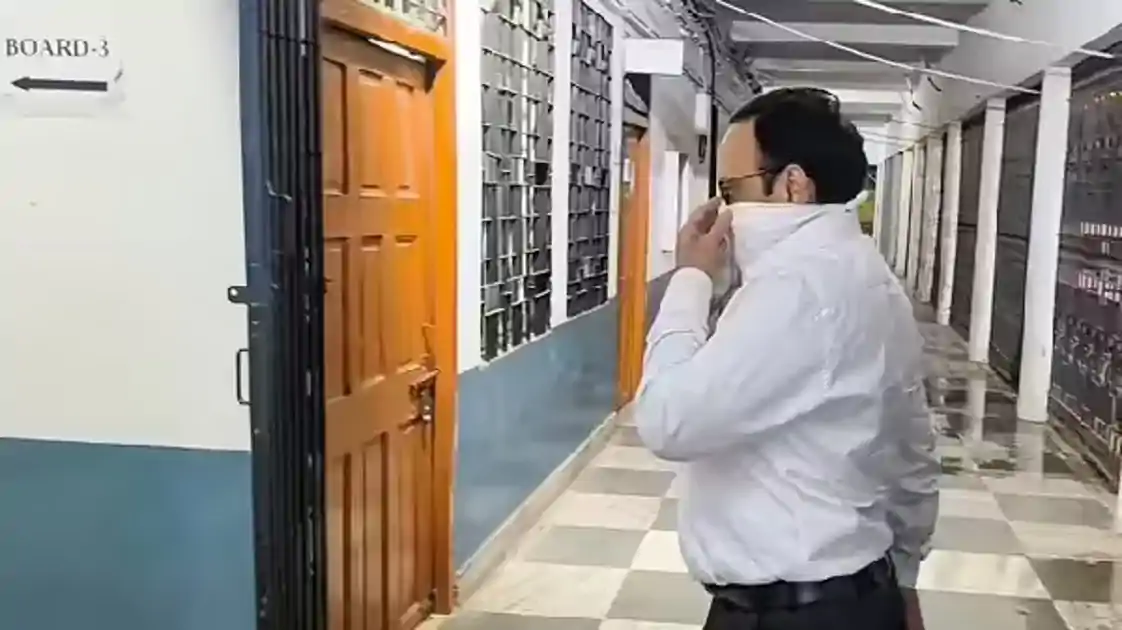 झारखंड शराब घोटाला: एसीबी ने IAS मनोज कुमार से की पूछताछ, 38 करोड़ की फर्जी बैंक गारंटी पर दायरा बढ़ा