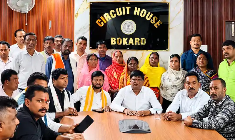 जिला प्रशासन पर भड़के सांसद, डीसी पर झामुमो-कांग्रेस के लिए काम करने का आरोप जिला प्रशासन पर भड़के सांसद, डीसी पर झामुमो-कांग्रेस के लिए काम करने का आरोप