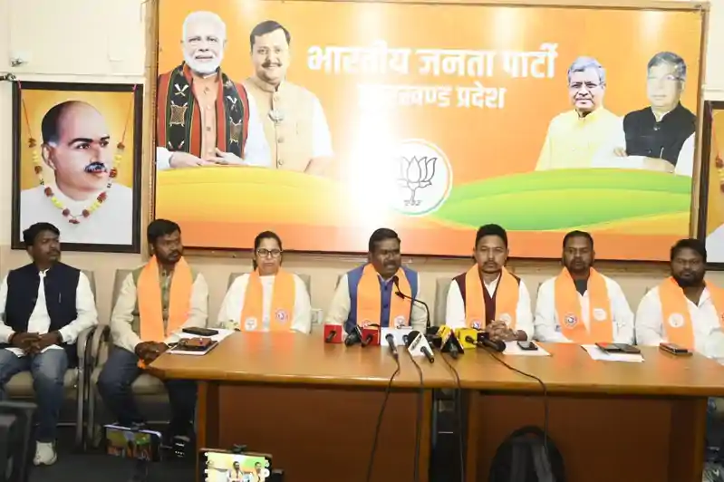 झारखंड में कानून-व्यवस्था पूरी तरह ध्वस्त: आदिवासी राजस्व कर्मचारी की हत्या पर भाजपा का आक्रामक रुख झारखंड में कानून-व्यवस्था पूरी तरह ध्वस्त: आदिवासी राजस्व कर्मचारी की हत्या पर भाजपा का आक्रामक रुख