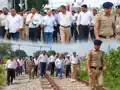 महाराजगंज में DRM का बड़ा निरीक्षण, गुड्स शेड से LHS तक विकास कार्यों की जमीनी हकीकत परखी