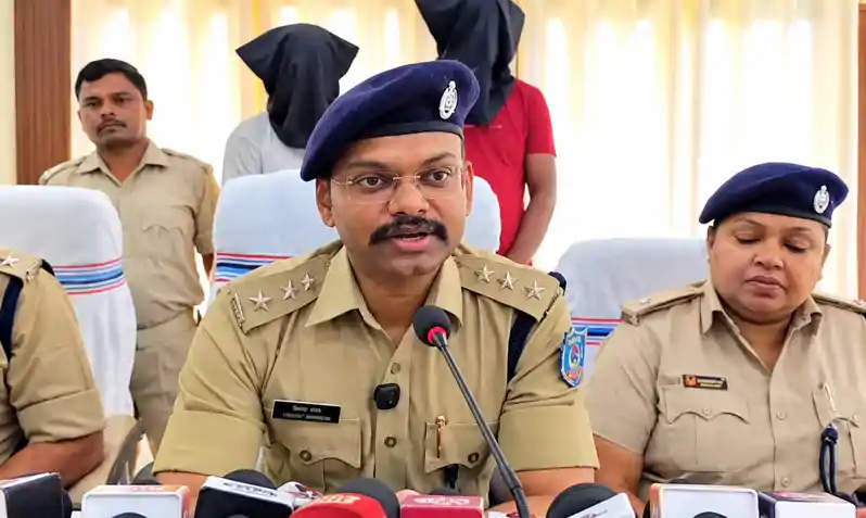 साइबर अपराधियों को SIM सप्लाई, 2 POS एजेंट गिरफ्तार साइबर अपराधियों को SIM सप्लाई, 2 POS एजेंट गिरफ्तार