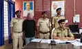 शराब तस्करी के खिलाफ पुलिस को बड़ी सफलता, भारी मात्रा में शराब के साथ एक तस्कर गिरफ्तार