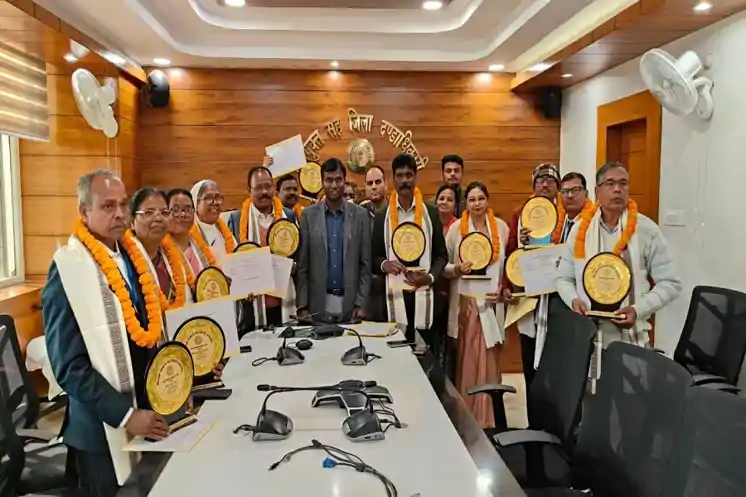 रांची में शिक्षकों को गरिमामय विदाई, सेवानिवृत्ति के दिन ही मिला पेंशन लाभ