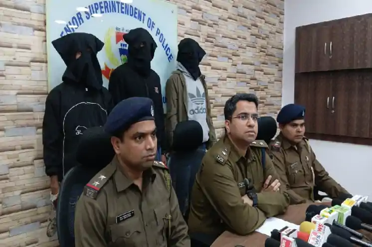 मानगो में रंगदारी की साजिश नाकाम, हथियार समेत तीन आरोपी पुलिस के हत्थे चढ़े