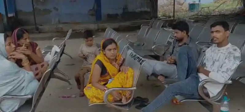 आत्महत्या से पहले विवाहिता ने बनाया वीडियो, पति से विवाद के बाद जहर खाकर दी जान आत्महत्या से पहले विवाहिता ने बनाया वीडियो, पति से विवाद के बाद जहर खाकर दी जान
