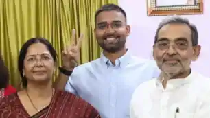 BJP एमएलसी देंगे इस्तीफा, मंत्री दीपक प्रकाश के लिए कुर्बानी, सुप्रीम कोर्ट ने पूछा था-बिना MLA-MLC बने मंत्री कैसे? BJP एमएलसी देंगे इस्तीफा, मंत्री दीपक प्रकाश के लिए कुर्बानी, सुप्रीम कोर्ट ने पूछा था-बिना MLA-MLC बने मंत्री कैसे?