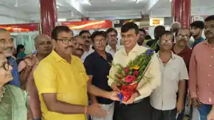 उपभोक्ताओं को बेहतर सुविधा और विभागीय आय बढ़ाने पर डाकघर का जोर: पवन कुमार सिंह