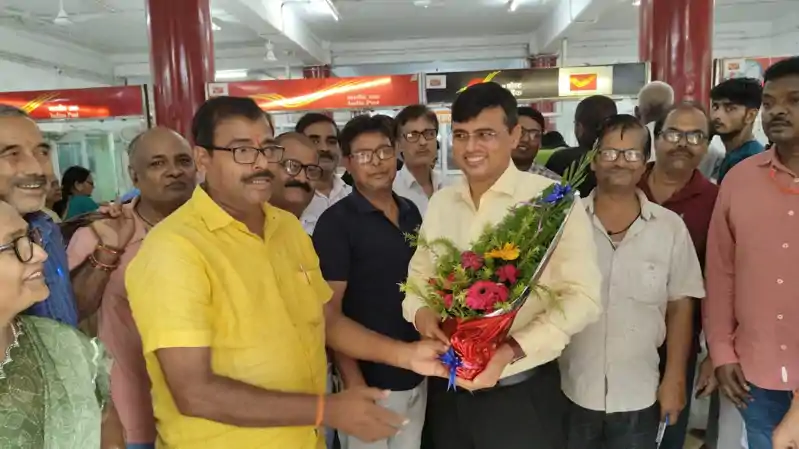 उपभोक्ताओं को बेहतर सुविधा और विभागीय आय बढ़ाने पर डाकघर का जोर: पवन कुमार सिंह उपभोक्ताओं को बेहतर सुविधा और विभागीय आय बढ़ाने पर डाकघर का जोर: पवन कुमार सिंह