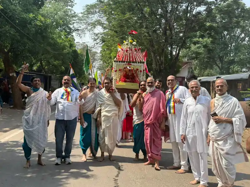 अहिंसा और सहअस्तित्व का संदेश लेकर निकली महावीर जयंती की भव्य शोभायात्रा अहिंसा और सहअस्तित्व का संदेश लेकर निकली महावीर जयंती की भव्य शोभायात्रा