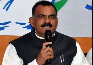 कांग्रेस नेता आलोक दूबे ने भाजपा पर साधा निशाना, कहा-'भ्रामक आरोपों से नहीं छिपेंगी नाकामियां'