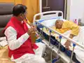 बीमार मां के सामने बांसुरी बजाते नजर आए पूर्व सीएम अर्जुन मुंडा